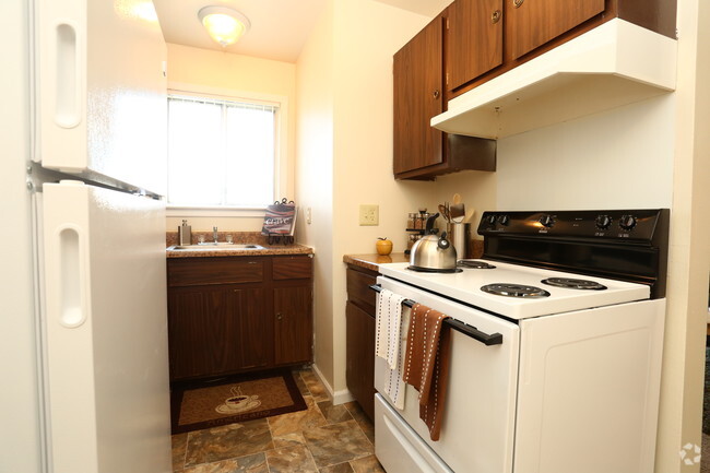 Kitchen - Heritage Glen Townhomes