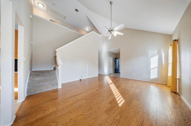 Foto del edificio - 18123 Hillock Glen Ln