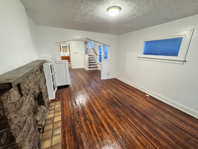 Foto del edificio - 1183 Linwood Ave