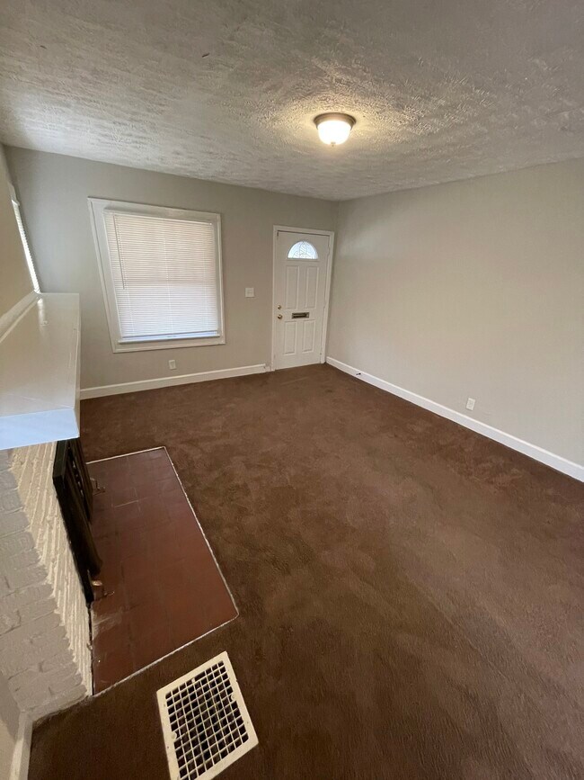 Building Photo - 3923 Winthrop Ave