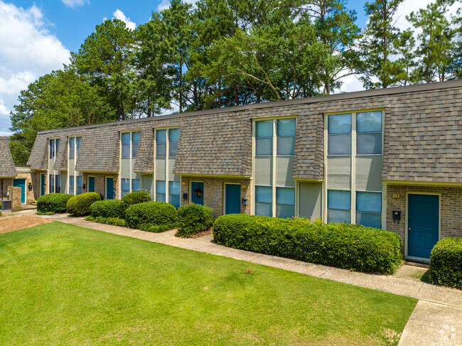 Building Photo - Club Hill Apartments