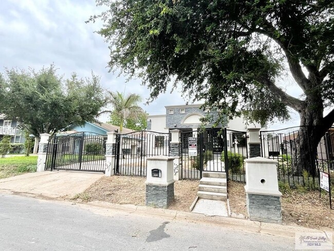 Foto del edificio - 2508 Lindberg Ave