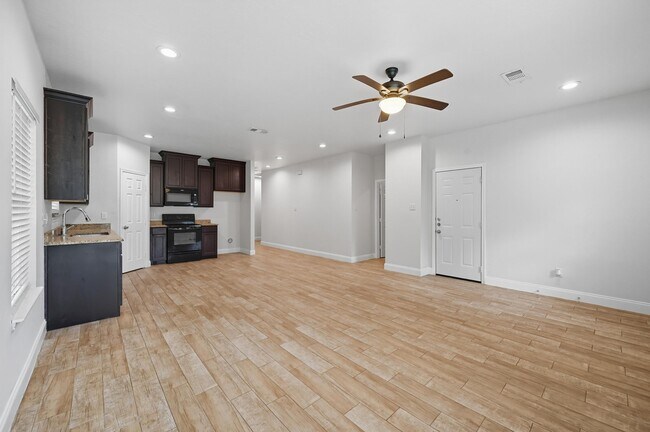 Foto del edificio - 3410 Eutopia St