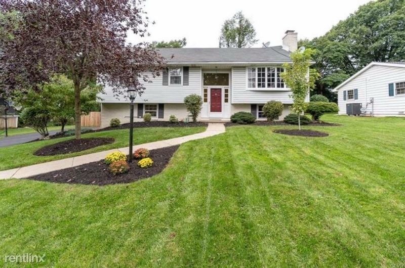 Primary Photo - 3 br, 2.5 bath House - 5899 Club House Ln