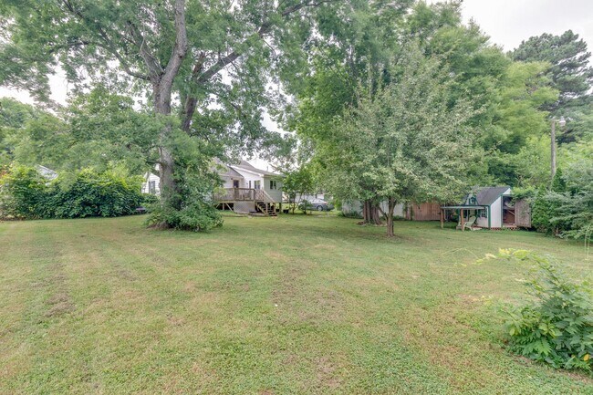 Foto del edificio - 1107 Sunset Dr