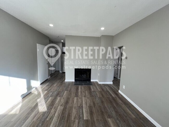 Building Photo - 2 bedroom in Boston MA 02130