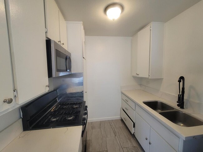Interior Photo - 3812 Wisconsin St