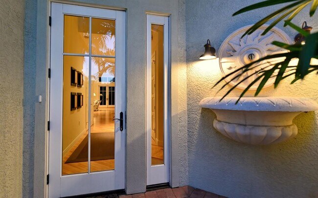 Foto del edificio - 1080 Seagrove Ln