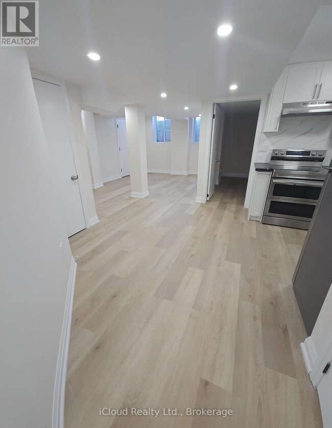 Building Photo - 1142 Skyridge Blvd