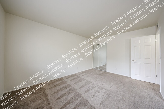 Building Photo - 8548 E Belleview St