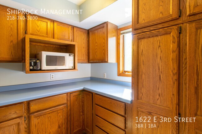 Foto del edificio - 1622 E 3rd St