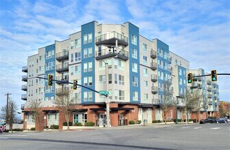 Building Photo - 2818 Grand Ave