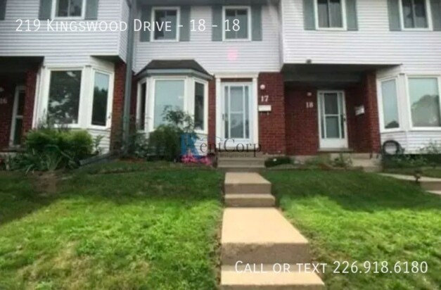 Photo principale - 219 Kingswood Dr