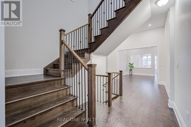 Photo du bâtiment - 2440 Edward Leaver Trl