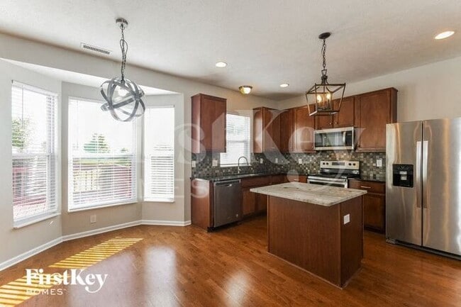 Building Photo - 16325 Clarks Hill Way