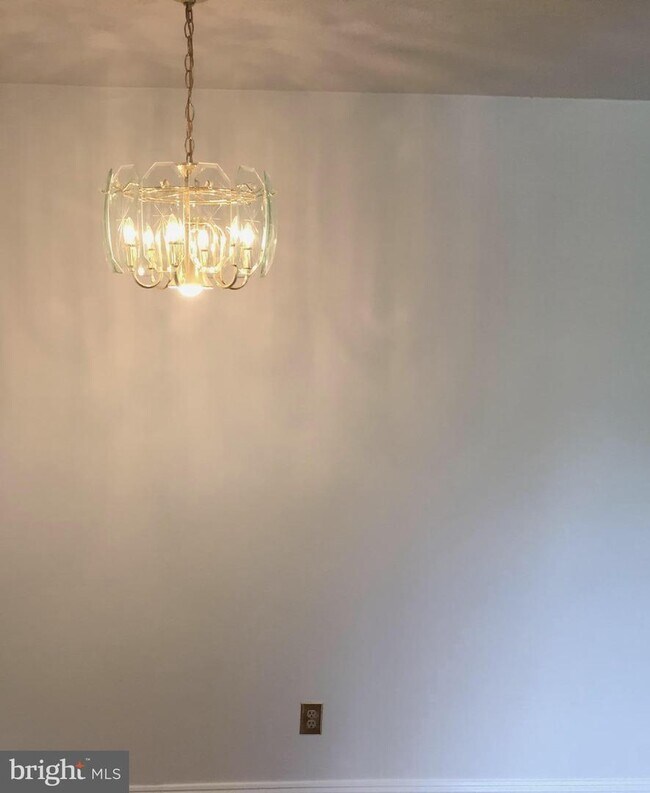 Foto del edificio - 2241 Farrington Ave