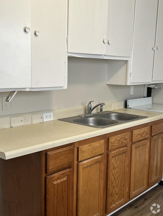 Building Photo - 2703 Wingate Ave
