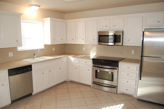 Foto del edificio - Great Updated 3/2/1 - Easy Access to Loop 289