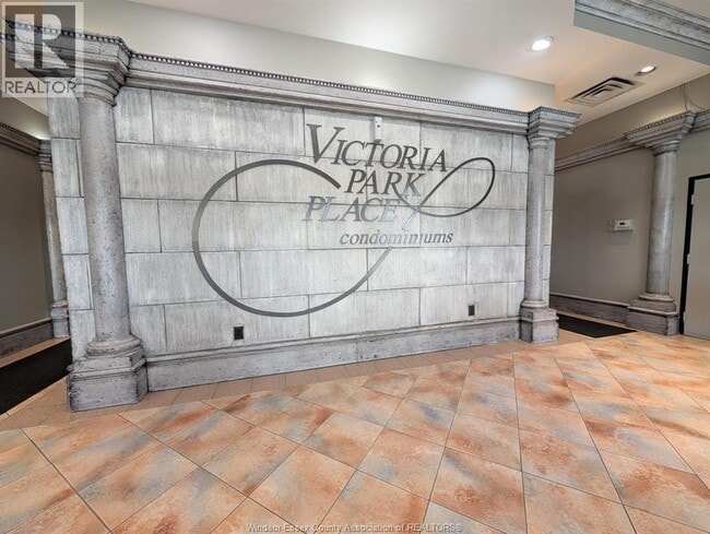 Photo du bâtiment - 150 Park St W