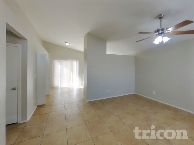 Foto del edificio - 11302 W Orchid Ln