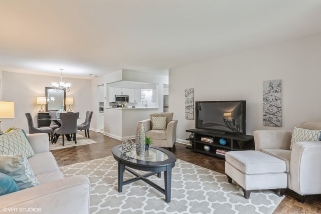 Building Photo - 1002 Castilian Ct