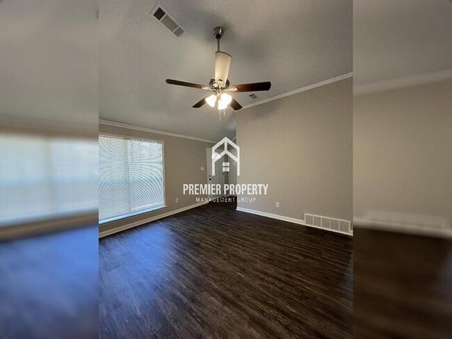 Building Photo - 9970 Woodland Bend Cove