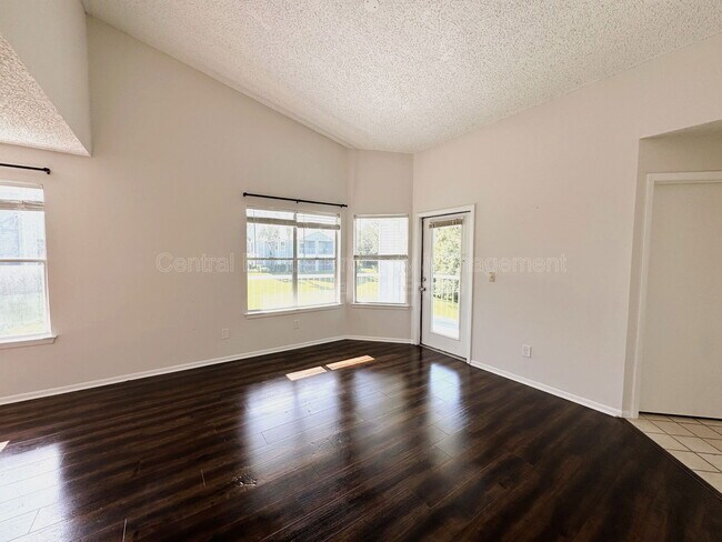 Foto del edificio - 2608 Grassy Point Dr