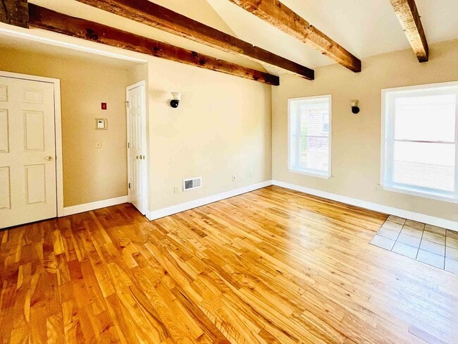 Photo - 46 King St Apartment