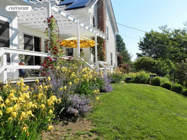 Foto del edificio - 10 Sleepy Hollow Rd