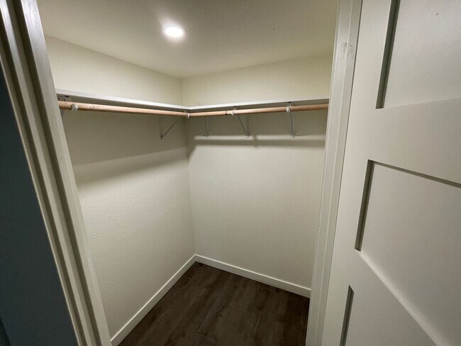 Foto del edificio - 505 W C St