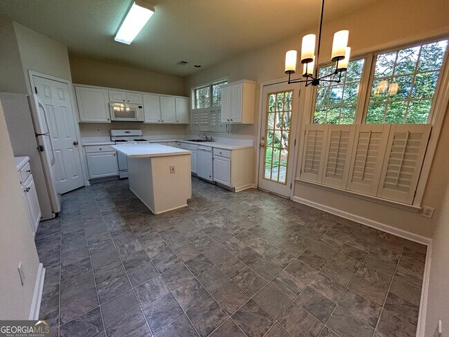 Building Photo - 4360 Ridgefair Dr