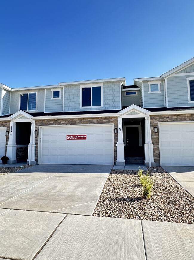 Front of Townhome - 1157 W Hidden Spring Dr