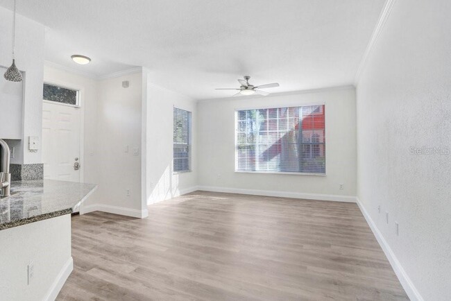 Foto del edificio - 9142 Lake Chase Island Way