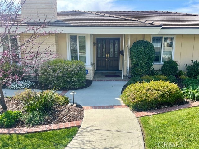 Building Photo - 1755 Longwood Ave