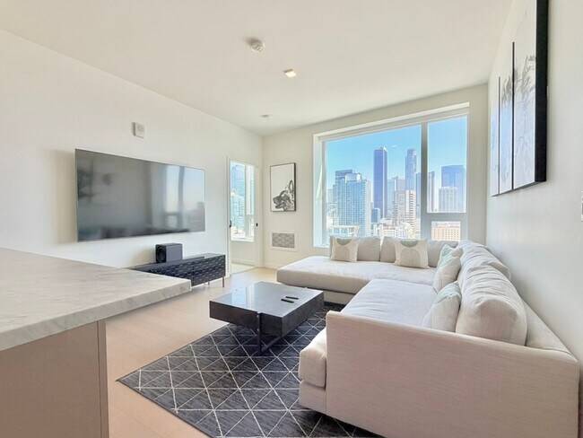 Foto del edificio - 1050 S Grand Ave
