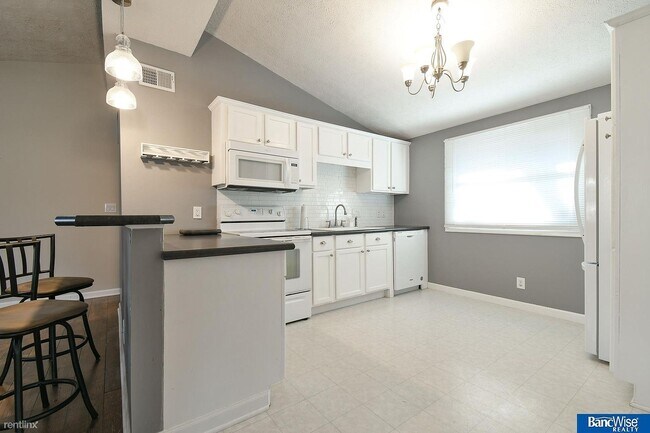 Foto del edificio - 2 br, 1 bath House - 4110 Dunn Ave