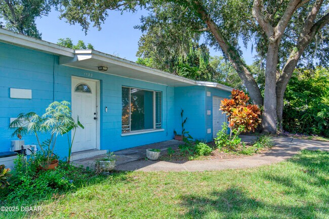 Building Photo - 1133 Bradenton Rd