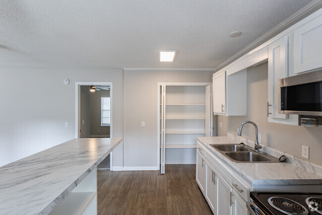 1BR, 1BA - Sloan - 550SF - Kitchen - The Dempsey