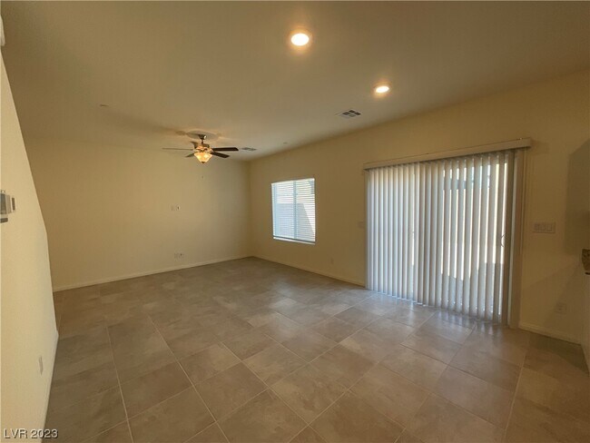 Foto del edificio - 7874 W Agate Ave