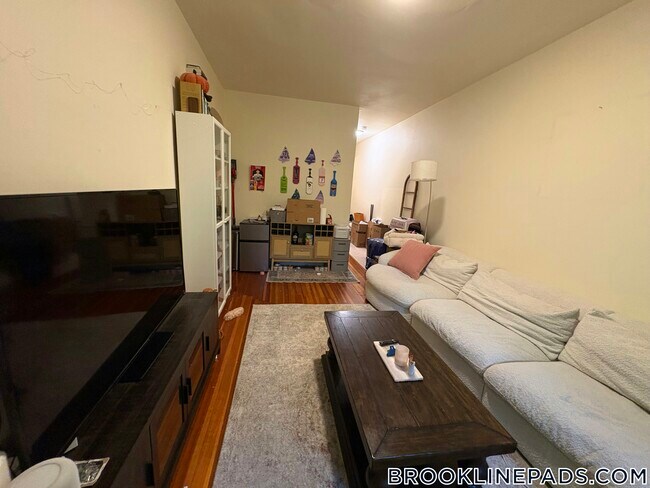 Foto del edificio - 1463 Beacon St