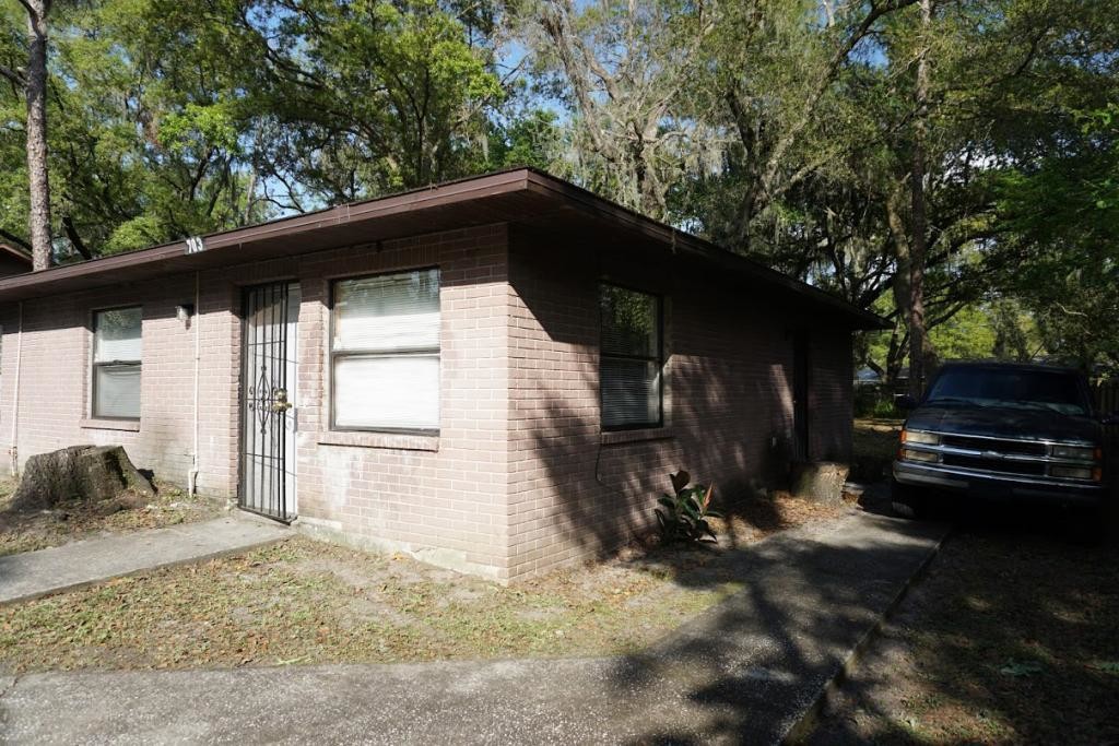 Primary Photo - 703 Pineville Lane
