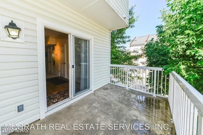 Building Photo - 42415 Goldenseal Sq