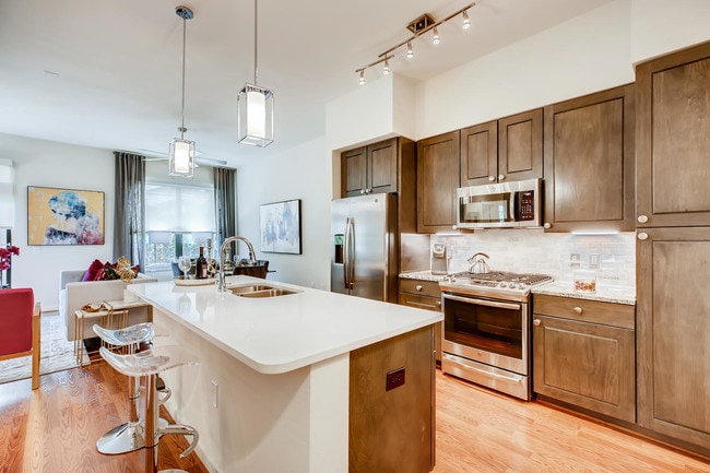 Building Photo - The Caroline