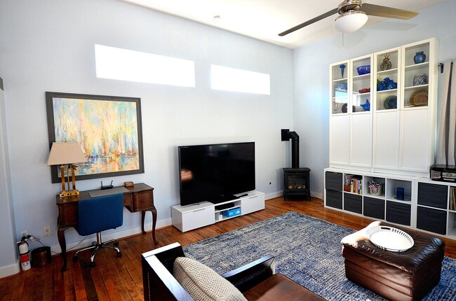 Foto del edificio - 1Bd/1Ba Guest house, centrally located.