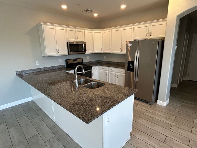 Foto del edificio - 1704 N 208th Ave