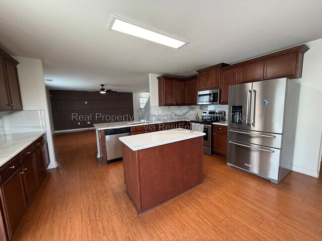 Foto del edificio - 1759 Waverly Oaks Dr