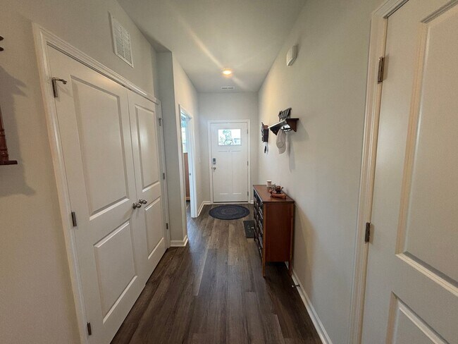 Foto del edificio - 4266 Coralbead Ln