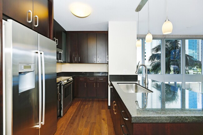 Foto del edificio - Convenient Luxury Living!! WELCOME TO WAIHONUA!!