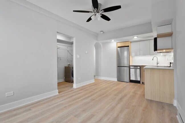 Foto del edificio - 1634 W Howard St