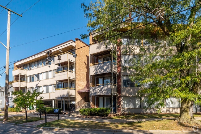 Building Photo - Arch Manor